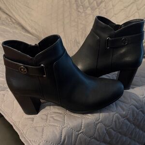 Giani Bernini Black Leather Ankle Booties
